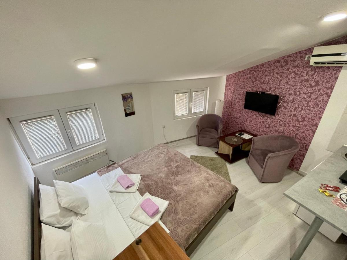 Apartmani Aleksandra U Centru Grada Kragujevac Exterior foto